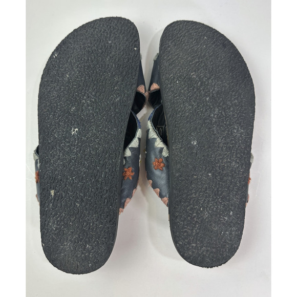 Free People Wildflowers Embroidered Floral Sandals Blue Slides Size 38 US 7.5 - Picture 9 of 11